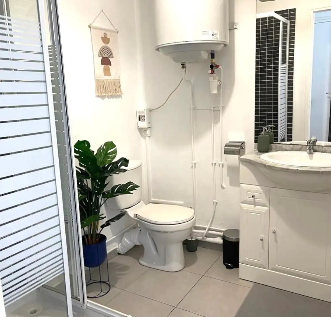 Studio Avec Vue Mer En Plein Coeur Du Panier Marseille