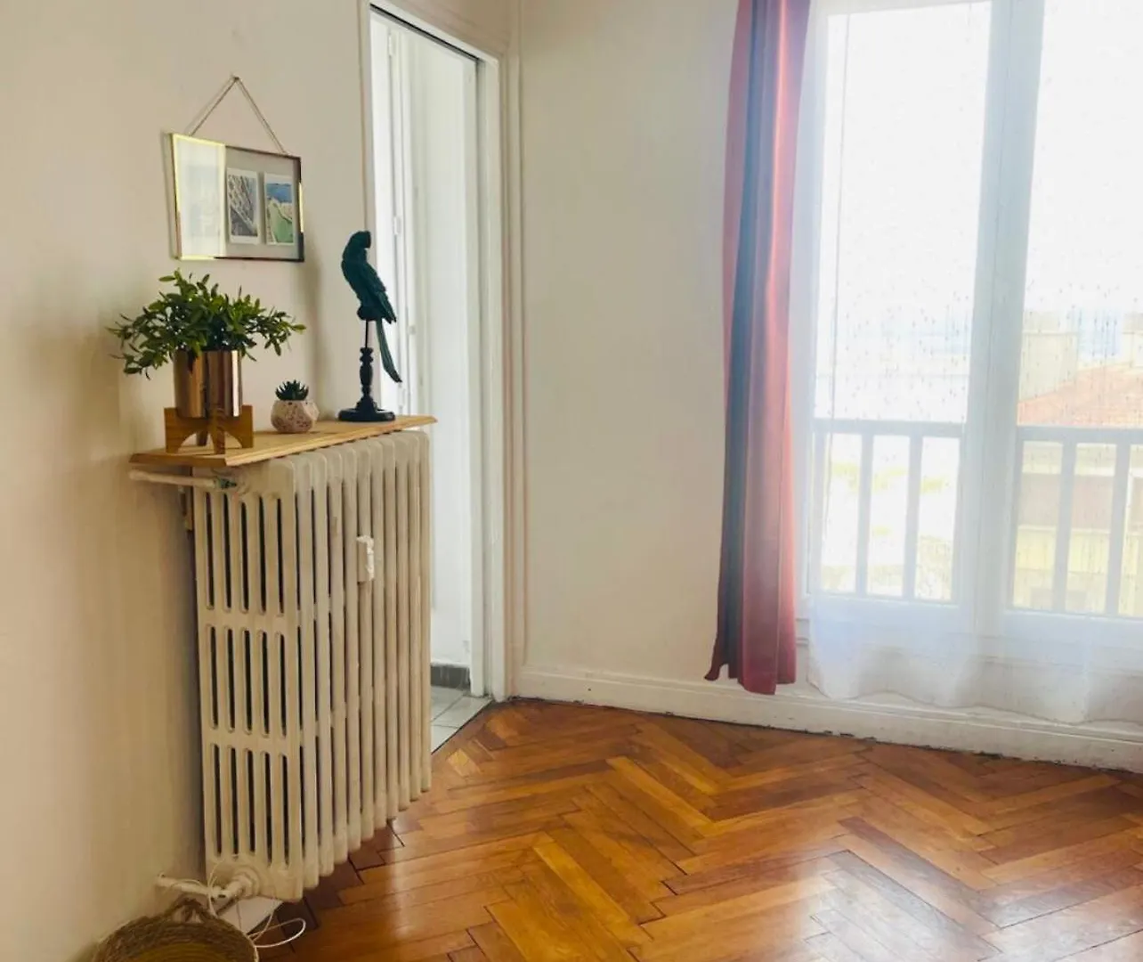 Apartment Studio Avec Vue Mer En Plein Coeur Du Panier Marseille