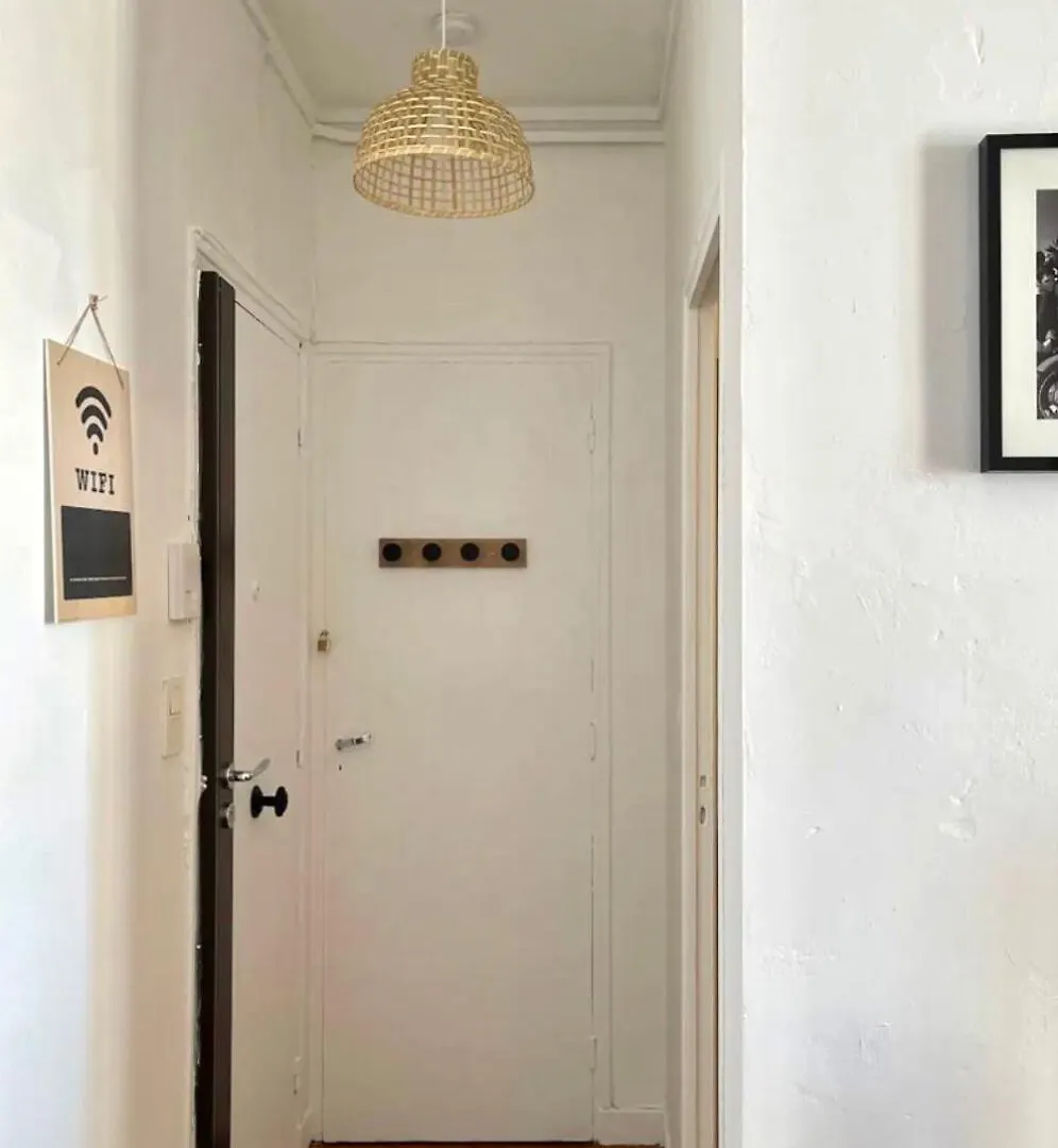 Apartment Studio Avec Vue Mer En Plein Coeur Du Panier Marseille France